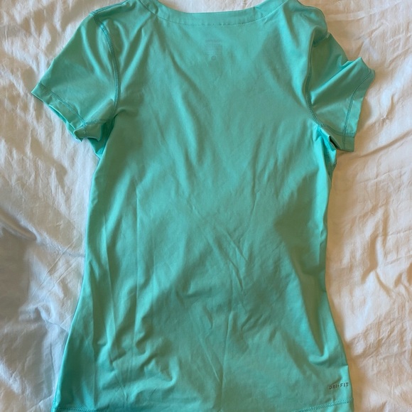 Nike Pro Workout Top - Picture 3 of 3